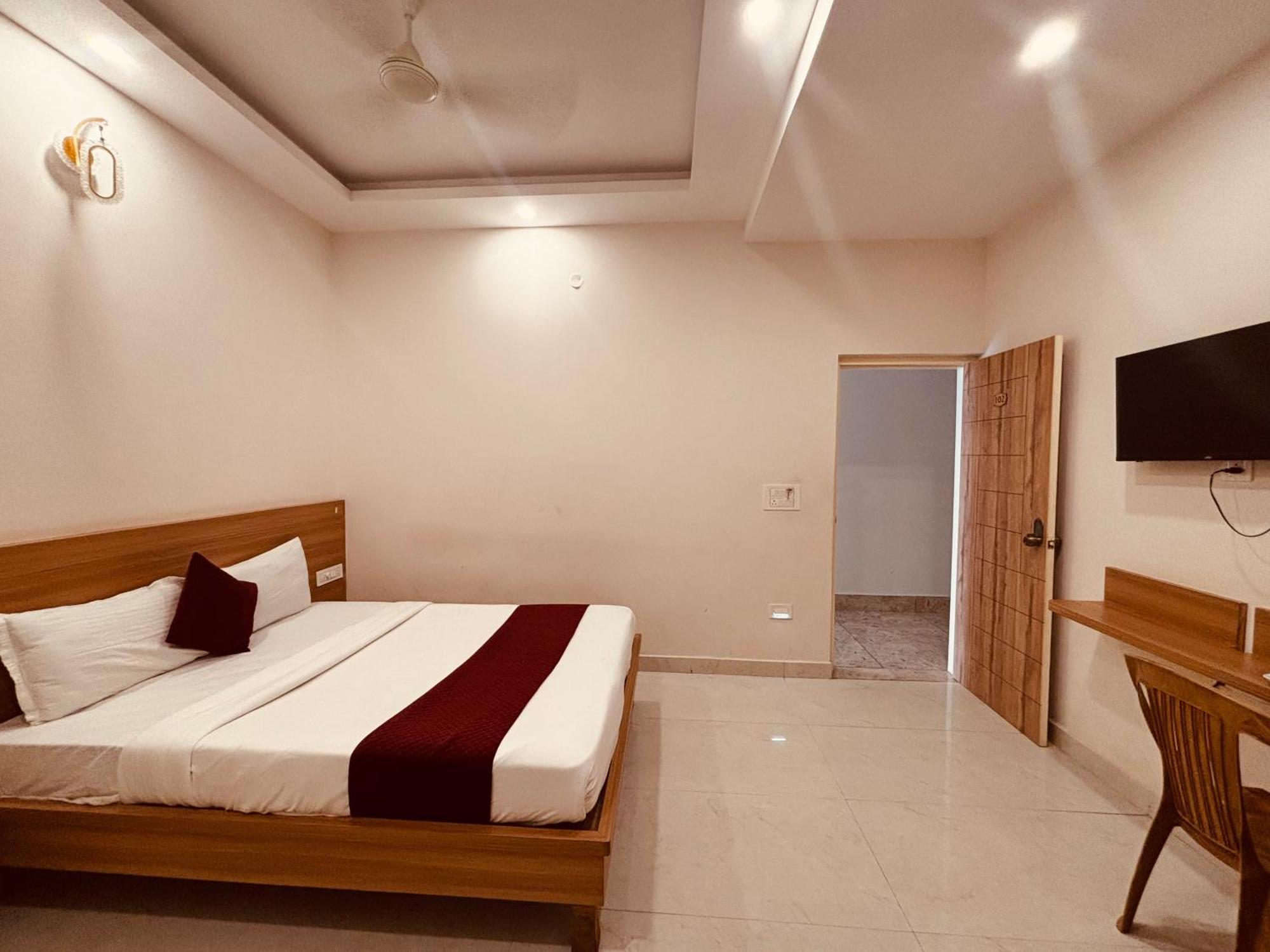Seema Palace Inn 1 Km From Railwaystaion Mysore Exterior foto